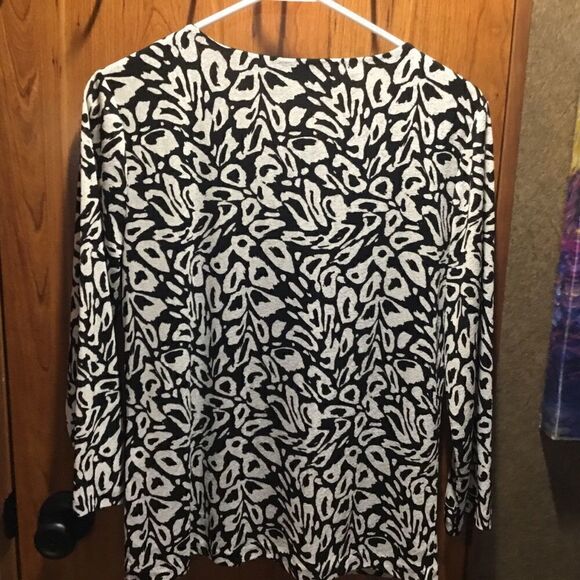 SALE. BUY 2/$30. Jones New York Women’s Size M 3/4 Sleeves Blouse - Picture 5 of 8